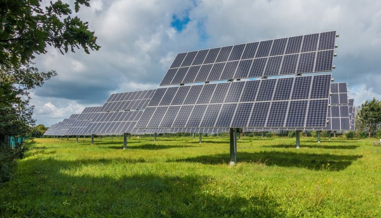 How Solar Charge Controllers Enhance Your Battery’s Life