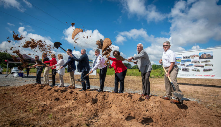 Bank OZK begins construction of the Arkansas solar power plant

