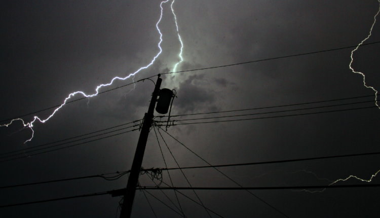 Solar battery storage vs. power generators for backup power - Energy Matters

