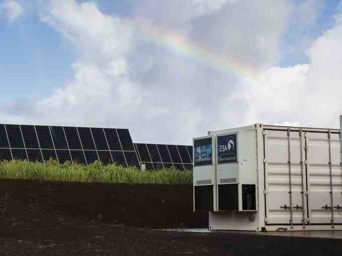 How many hours of sunlight do solar panels need?