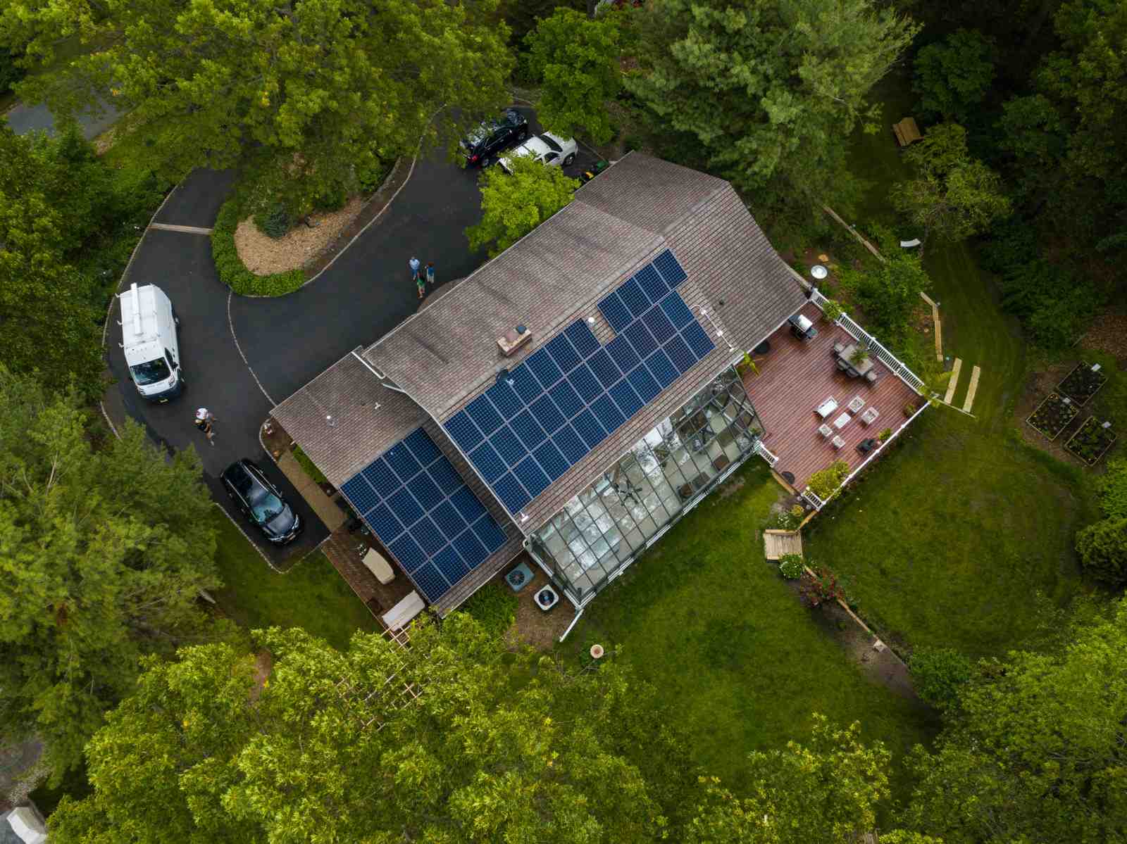 What are some cons of solar energy?