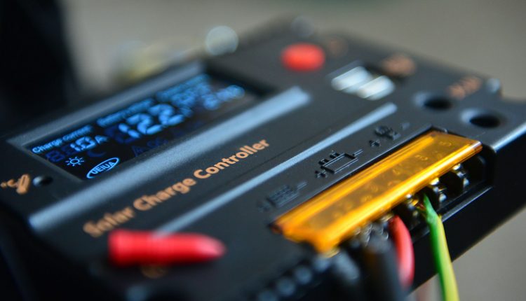Solar charge controllers: how they work, types and benefits - Treehugger

