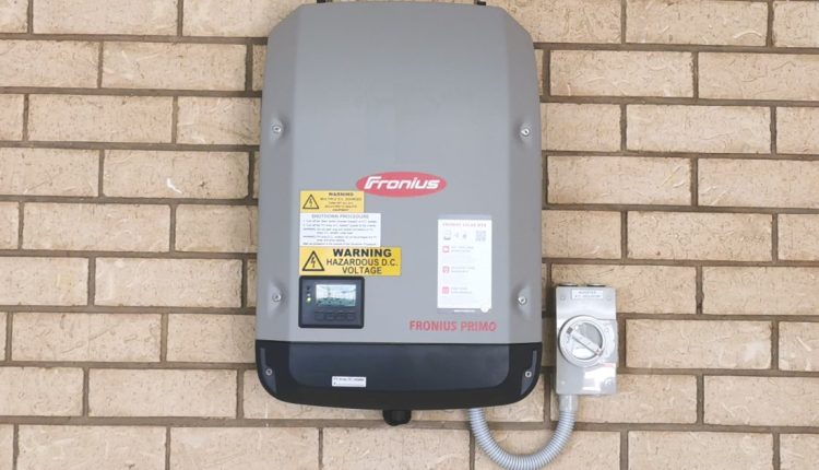 Solar inverter clipping and throttling