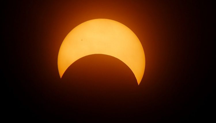 Solar eclipse electricity system impact in Australia