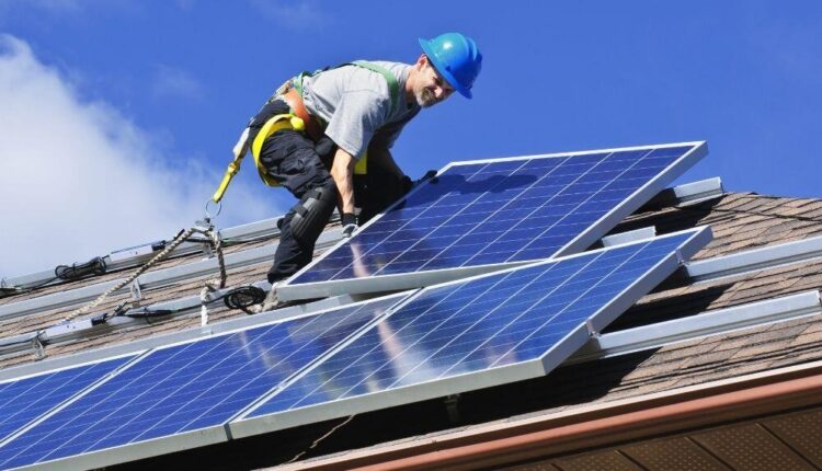 How to Determine the Number of Solar Panels Your Home Needs